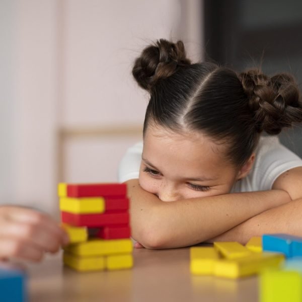 little-girl-doing-speech-therapy-clinic (1) little-girl-doing-speech-therapy-clinic (1)